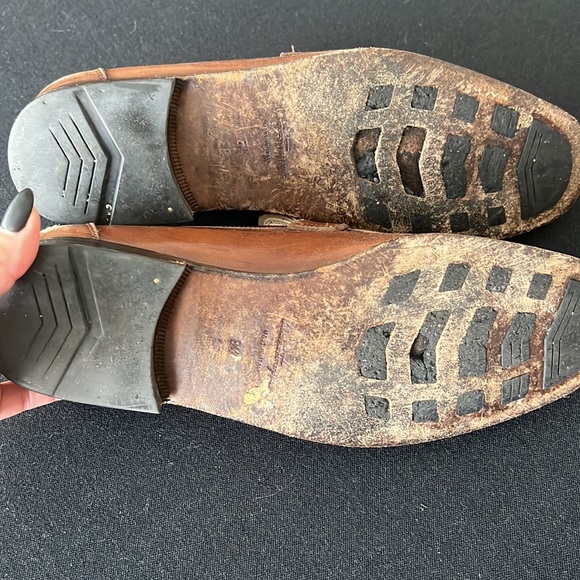 Salvator Ferragamo men’s light brown leather loafers - Picture 6 of 7